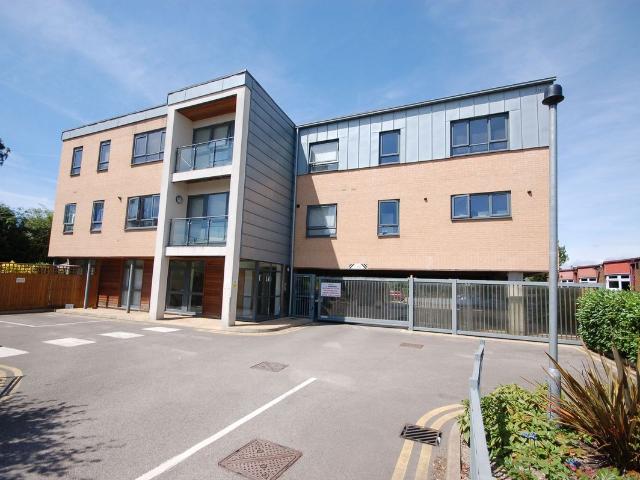 Apartment for rent in Holywell Estate, North Watford