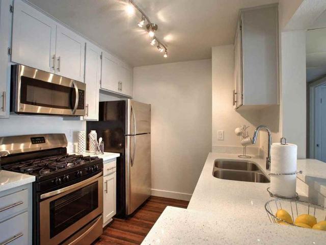 Apartment for rent in Canoga Park, California