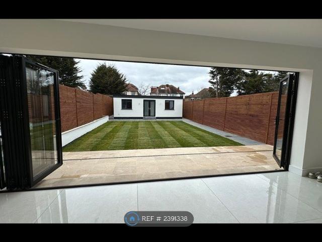House for rent in Royal Borough of Kingston upon Thames, Greater London