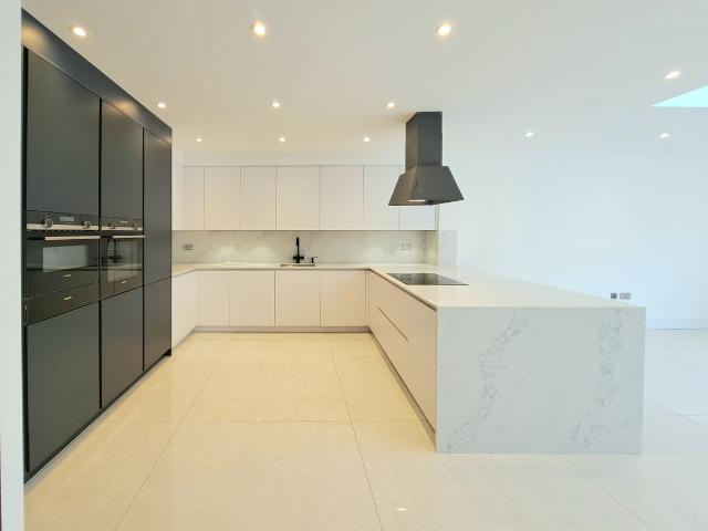 House for rent in Royal Borough of Kingston upon Thames, Greater London