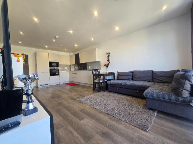 Apartment for rent in Watford Rural, Batchworth