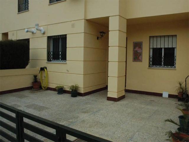 Apartamento en alquiler en Tomares, Andalucía