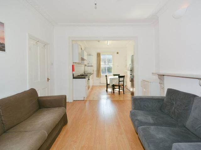 House for rent in Bromley-by-Bow, Bow
