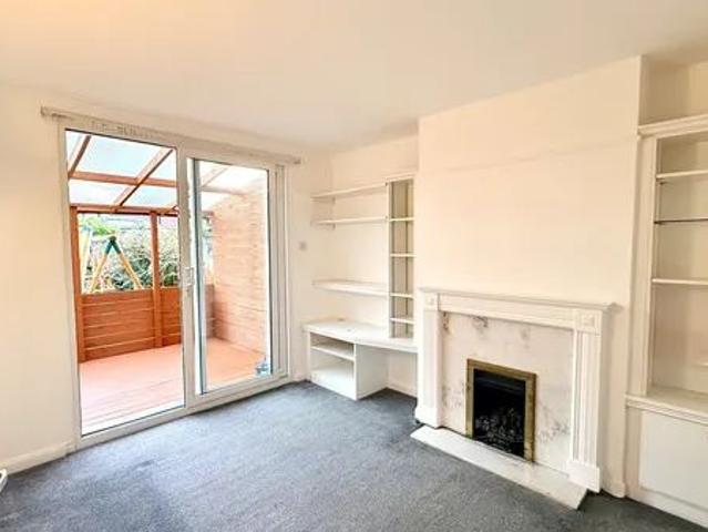 Apartment for rent in Fairlop, Greater London
