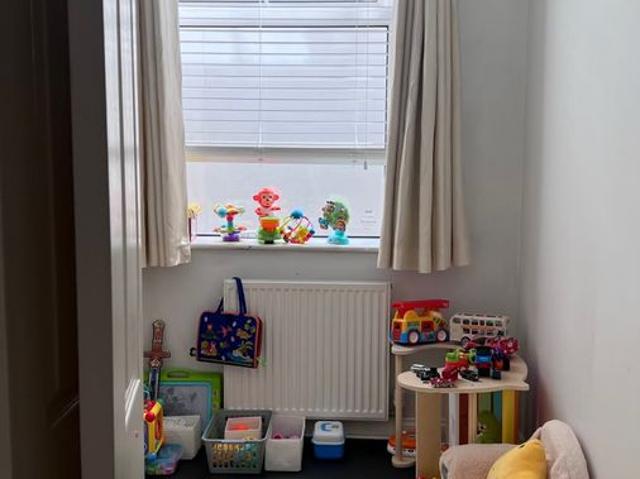 Room for rent in Grange Hill, Greater London