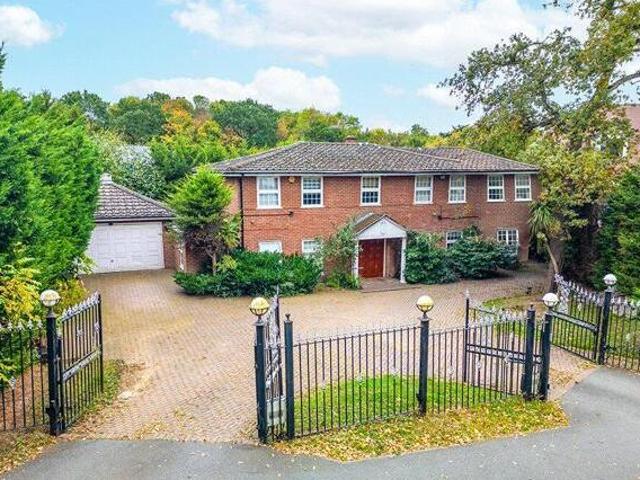House for sale in Grange Hill, Epping Forest