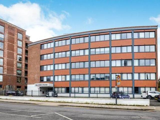 House for sale in Greater London