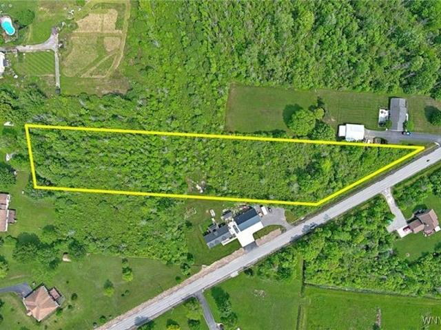 Farm for sale in Clarence, New York