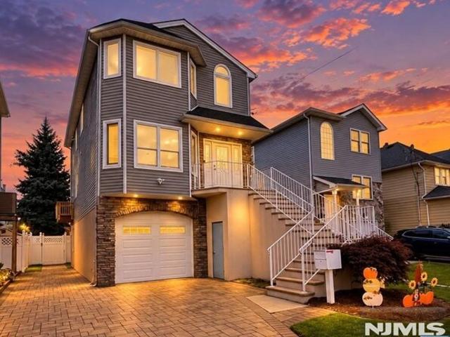 House for sale in Lyndhurst, Bergen County