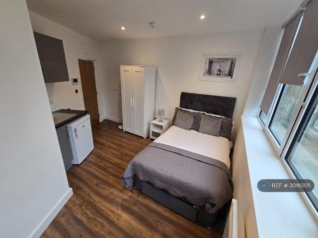 Apartment for rent in Joiner's Square, Hanley
