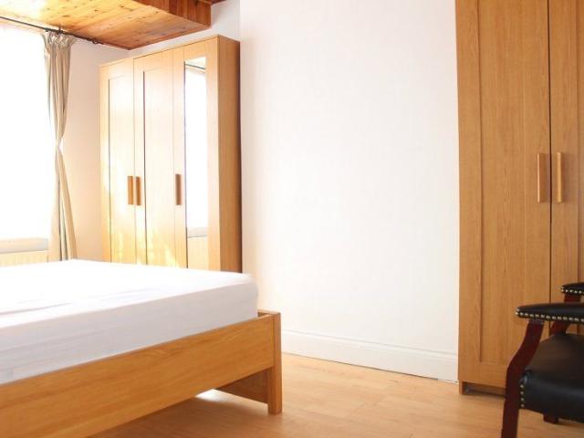 Apartment for rent in Harrow Weald, Greater London