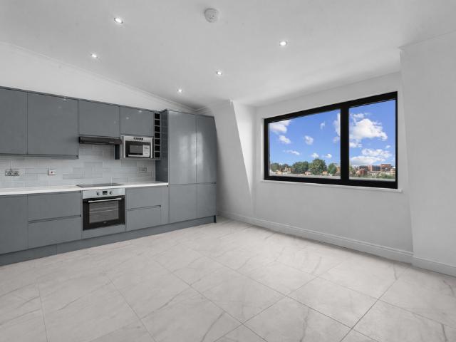 Apartment for rent in Furzedown, Greater London