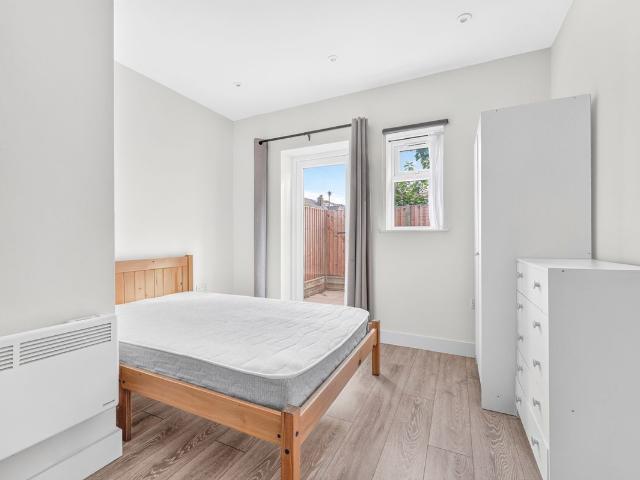 Studio for rent in Furzedown, Greater London