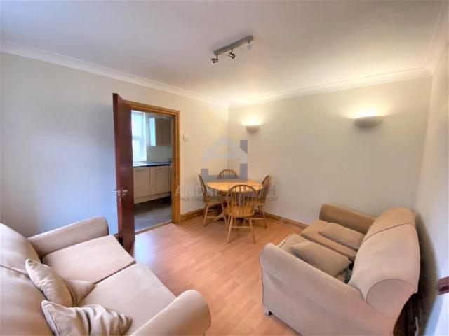 Apartment for rent in Furzedown, Greater London