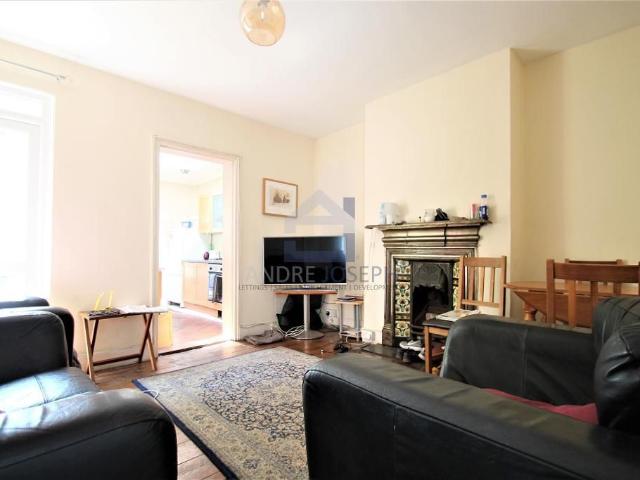 House for rent in Furzedown, Greater London