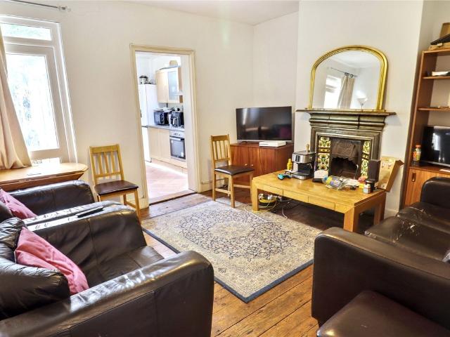 House for rent in Furzedown, Greater London
