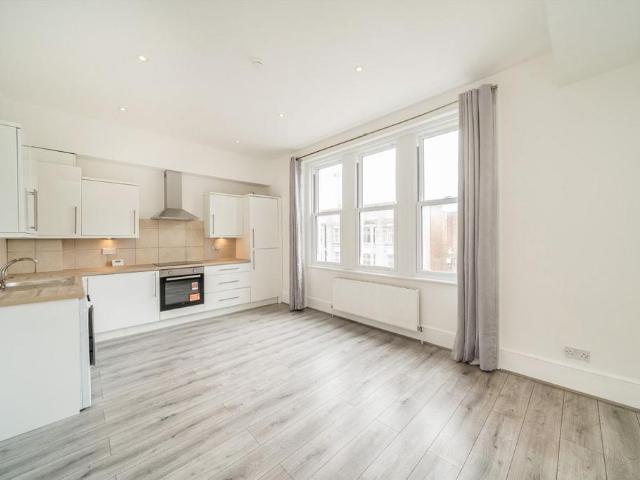 House for rent in Furzedown, Greater London