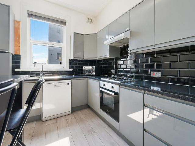 House for rent in Furzedown, Greater London