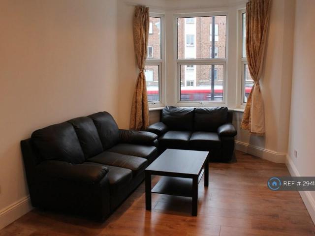 House for rent in Furzedown, Greater London