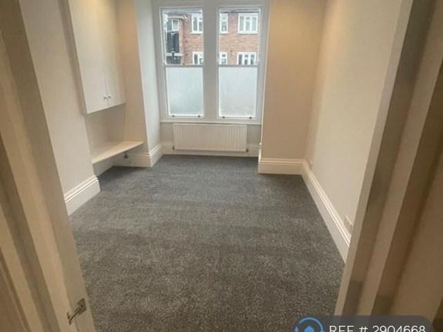 Apartment for rent in Tooting Graveney, Greater London