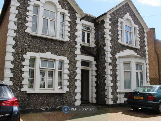 Studio for rent in Tooting Graveney, Greater London