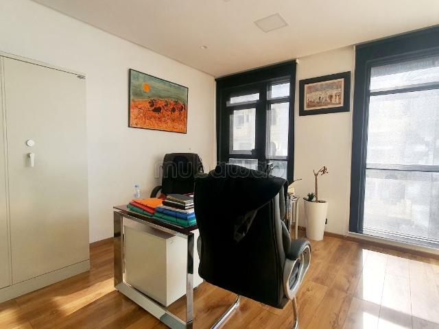 Bureau vente à Anfa, Gharb-Chrarda-Beni Hssen