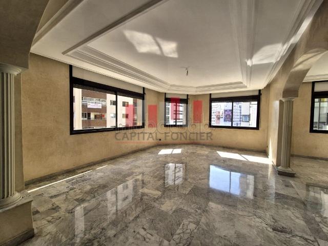 Bureau vente à Anfa, Gharb-Chrarda-Beni Hssen