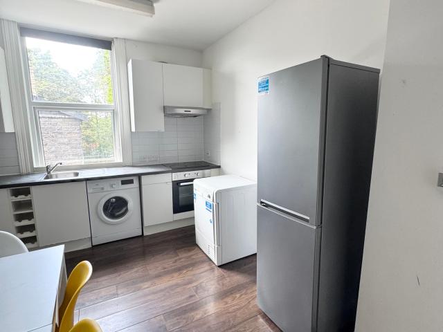 Apartment for rent in Hyde Park, Leeds