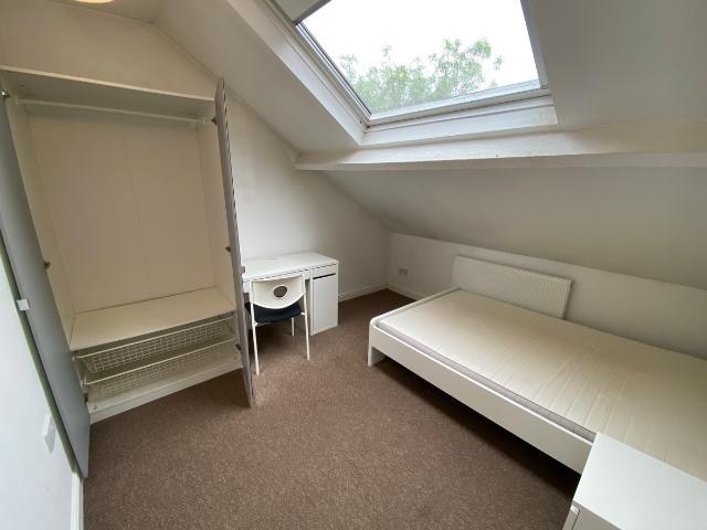 Apartment for rent in Hyde Park, West Yorkshire
