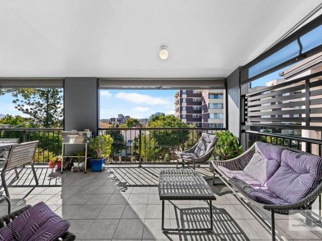 Apartment for sale in Highgate Hill Apartment for sale in Highgate Hill