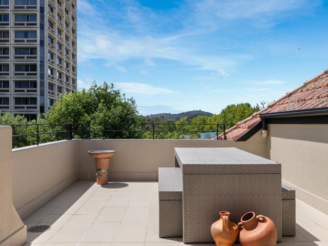 Property for rent in Kingston, District of Canberra Central