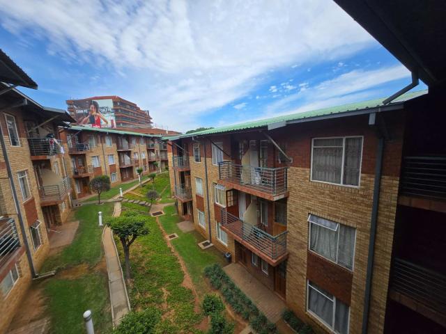 Apartment for rent in Cottesloe, Johannesburg