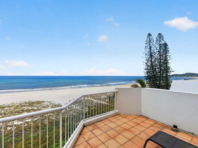 House for sale in Palm Beach, Gold Coast City