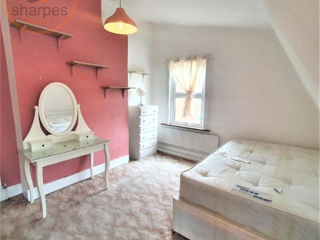 Studio for rent in Furzedown, Greater London