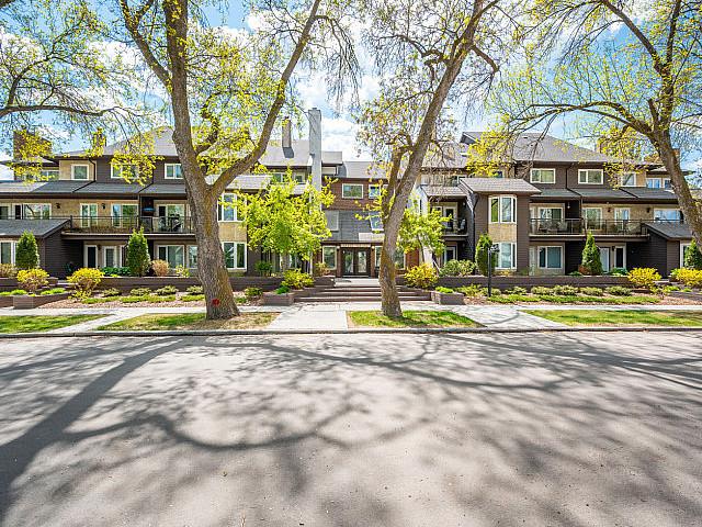 Condo for sale in Wedgewood, Alberta