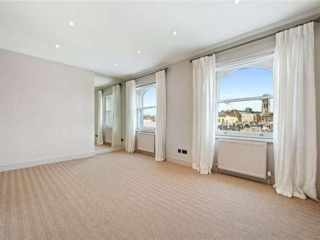 House for rent in Royal Borough of Kensington and Chelsea, Greater London