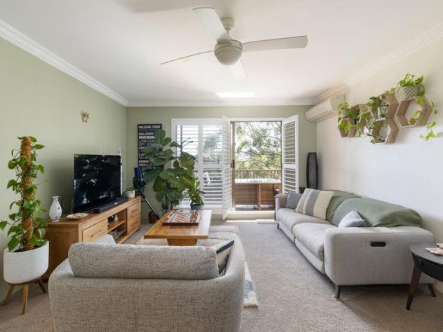 Apartment for sale in Lower North Shore, Sydney