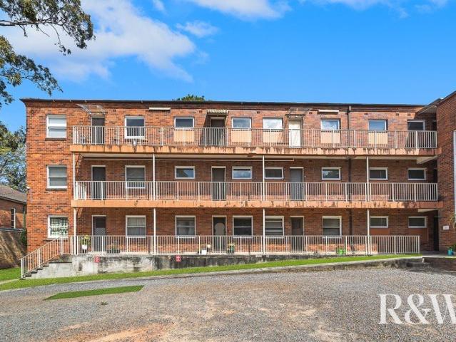 Apartment for sale in Lower North Shore, Sydney