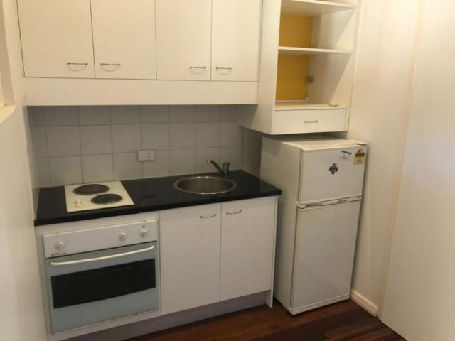 Granny Flat for rent in Hill End, Greater Brisbane