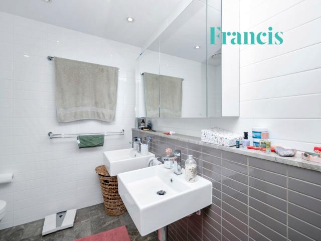 Apartment for sale in Kingston, District of Canberra Central