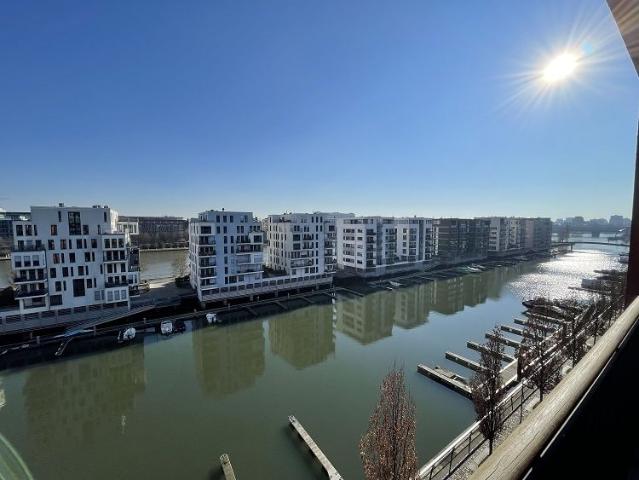 Dachgeschosswohnung mieten in Sachsenhausen, Hessen