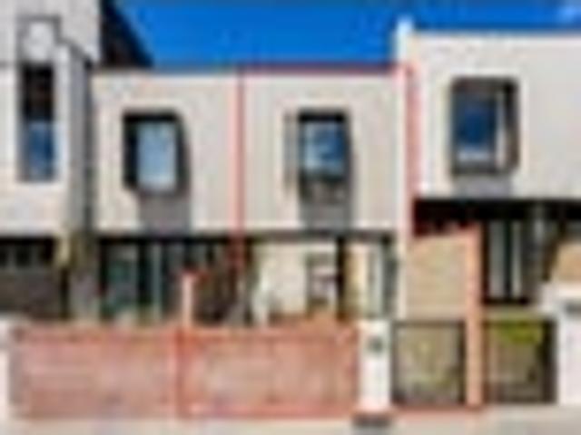 Townhouse for sale in Auckland, Oroua County