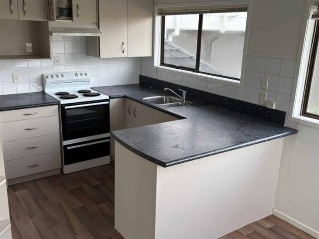 Townhouse for rent in Whangaparaoa, Oroua County