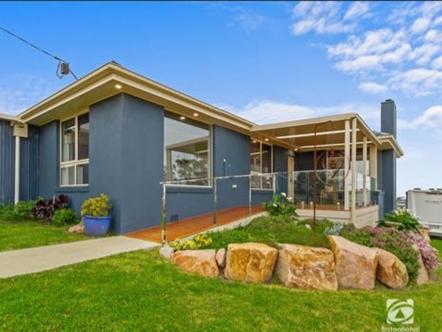 House for sale in Lakes Entrance, Victoria