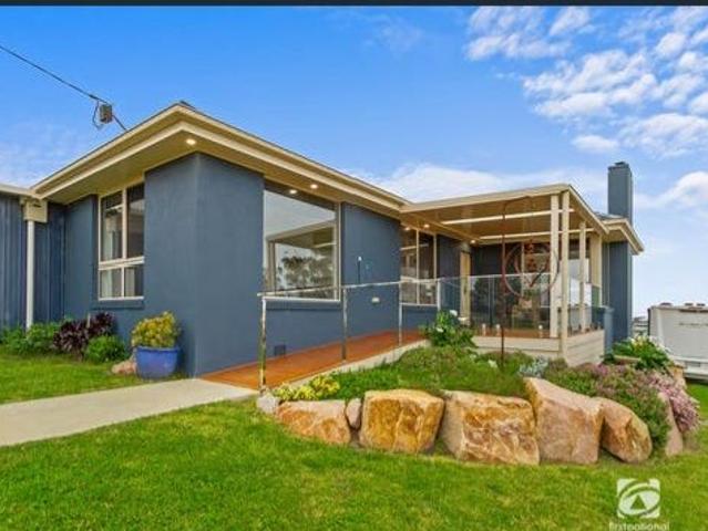 House for sale in Lakes Entrance, Victoria