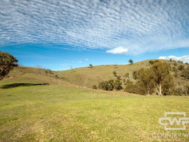 Cottage for sale in Halls Creek, New South Wales