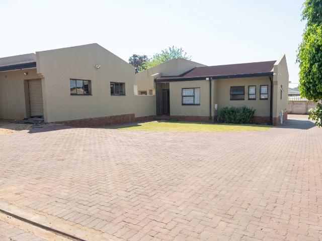House for rent in Geelhoutpark, Rustenburg Local Municipality