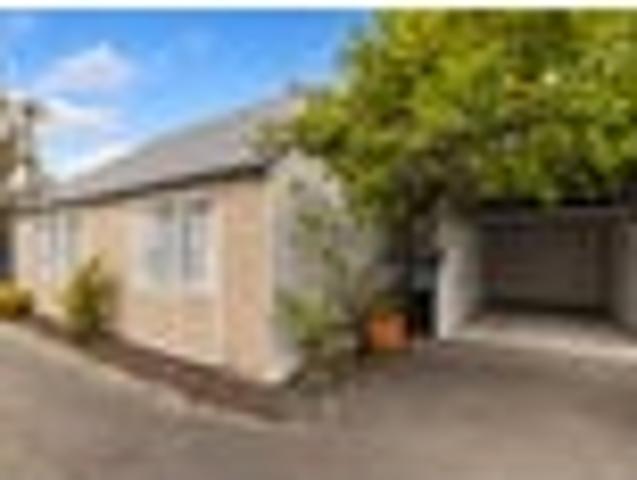 Apartment for sale in Saint Albans, Linwood-Central-Heathcote Community