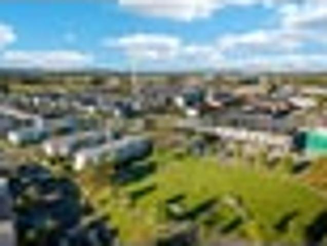 Townhouse for sale in Paremoremo