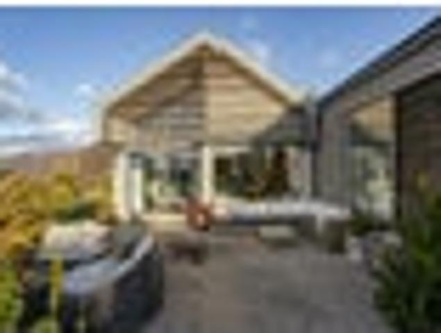 House for sale in Otakou